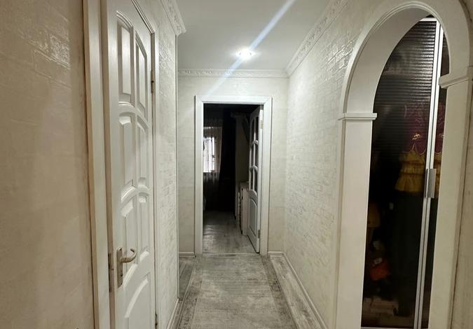 4-комнатная квартира, 81.3 м², 1/10 этаж, 1 микрорайон 20 а