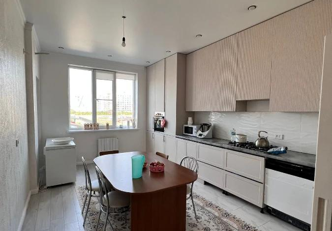 3-комнатная квартира, 99.1 м², 2/9 этаж, Абулхайыр хана 74/5