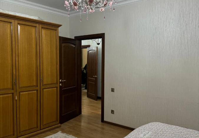 4-комнатная квартира · 183.3 м² · 2/5 этаж, мкр. Алтын орда, проспект Санктбай Батыра