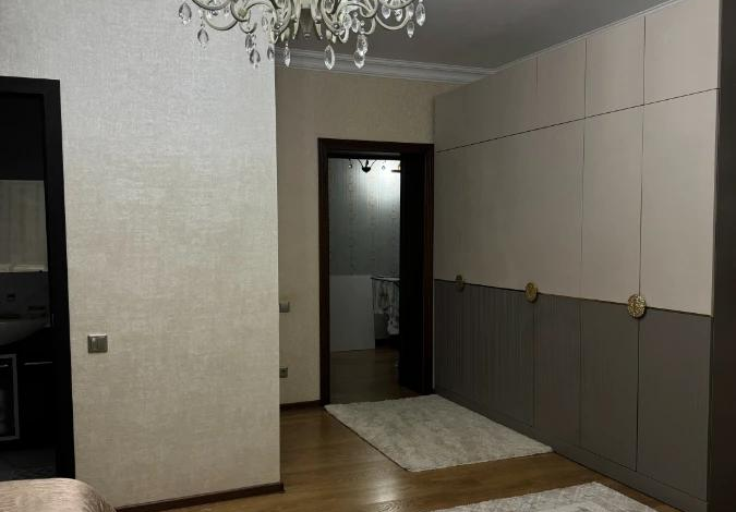 4-комнатная квартира · 183.3 м² · 2/5 этаж, мкр. Алтын орда, проспект Санктбай Батыра