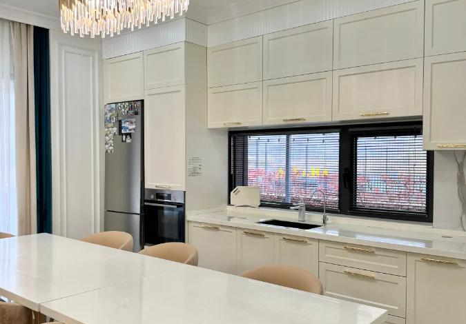 4-комнатная квартира, 161 м², мкр Нур Алатау, 13