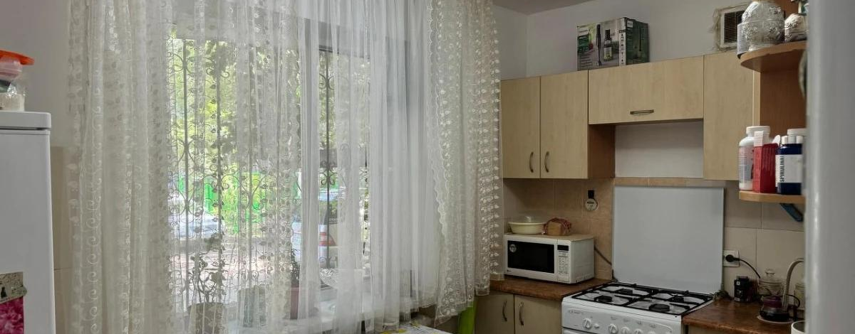 3-комнатная квартира, 60 м², 1/5 этаж, сатпаева 9/1