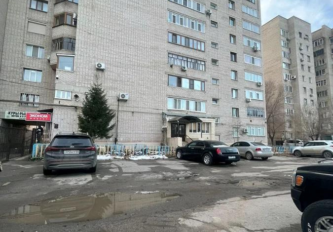 3-комнатная квартира · 107 м² · 9/10 этаж, абилхаирхана 63