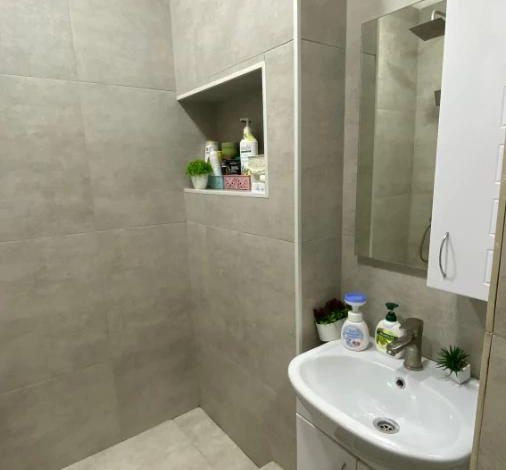 2-комнатная квартира · 57 м² · 1/5 этаж, 13 микр