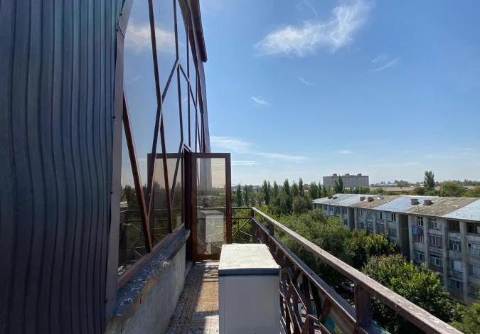 3-комнатная квартира · 191 м² · 6/6 этаж, Карахана 12