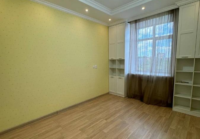 3-комнатная квартира · 129 м² · 5/10 этаж, мкр Михайловка , Кривогуза 96/1