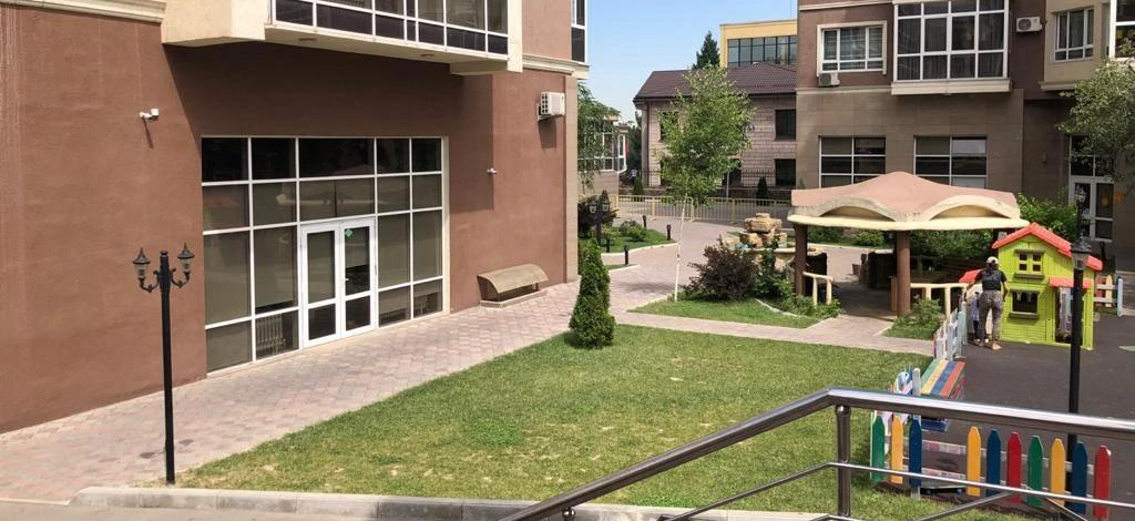 2-комнатная квартира · 49.2 м² · 1/3 этаж, Искендерова 23 — Кажымукана - Назрабаева (Фурманова)