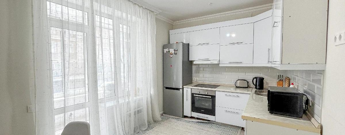 3-комнатная квартира · 100 м² · 6/7 этаж, Тыныбаева 6 — Бизнес класс, потолки 3м