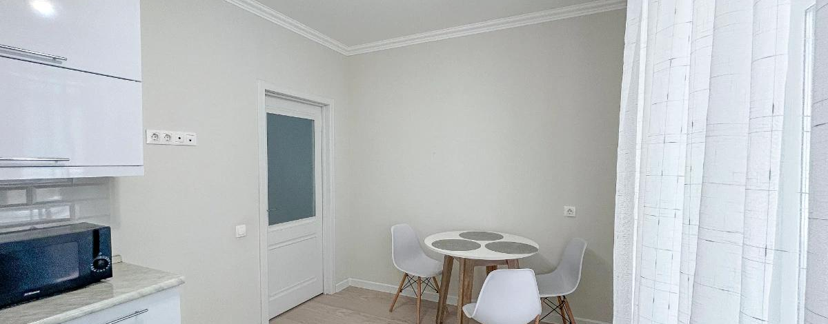 3-комнатная квартира · 100 м² · 6/7 этаж, Тыныбаева 6 — Бизнес класс, потолки 3м