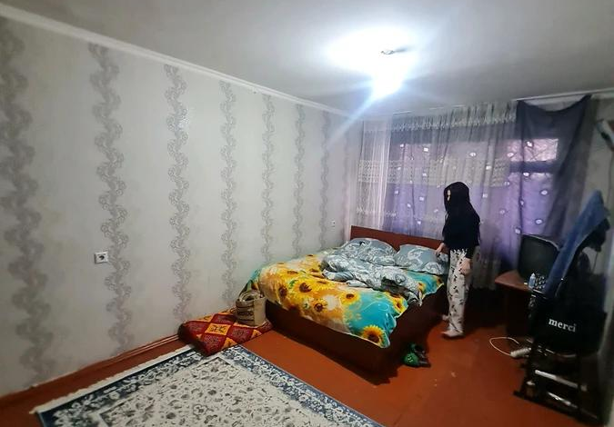 1-комнатная квартира · 33 м² · 1/5 этаж, 8-й микрорайон, 8-й микрорайон 4а — Мамытова