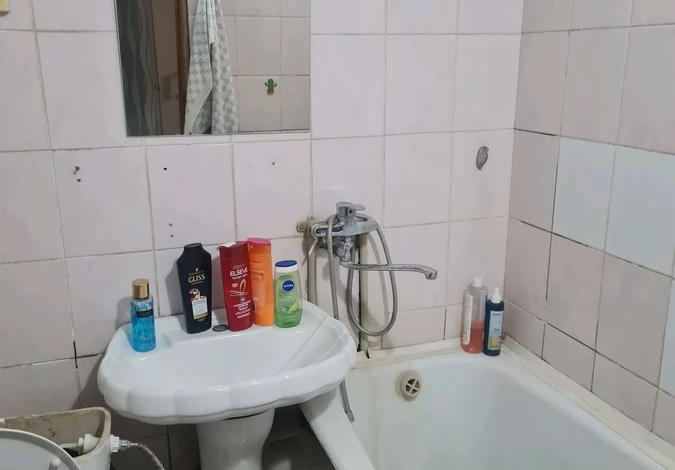 1-комнатная квартира · 33 м² · 1/5 этаж, 8-й микрорайон, 8-й микрорайон 4а — Мамытова