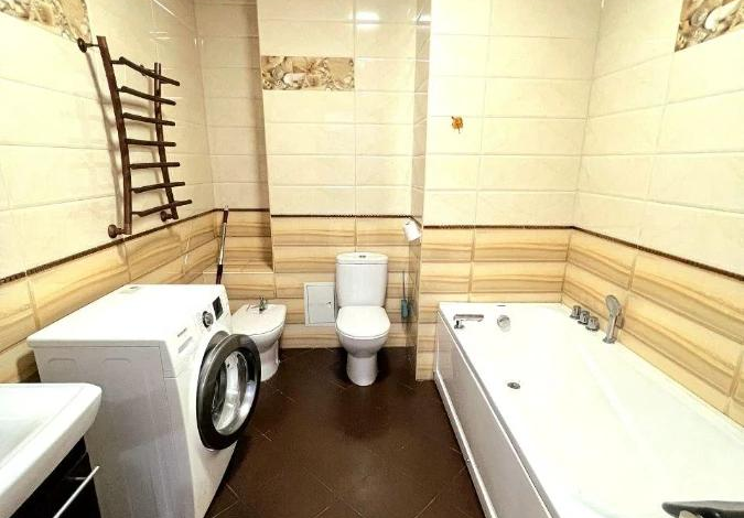3-комнатная квартира · 93 м² · 9/12 этаж, Варламова 33 — Абая и Тлендиева