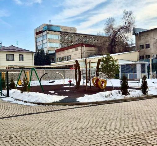 2-комнатная квартира · 80 м² · 11/12 этаж, Басенова 10 — Розыбакиева