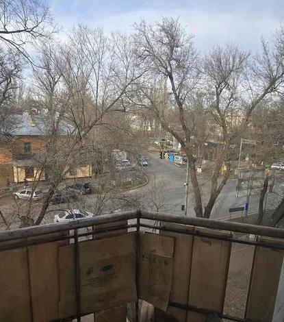 3-комнатная квартира · 68.7 м² · 4/5 этаж, Байзак батыра 185 — Айтиева