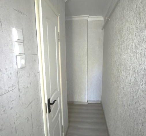 1-комнатная квартира · 30 м² · 1/5 этаж, мкр Восток