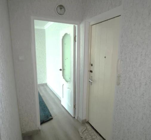 1-комнатная квартира · 30 м² · 1/5 этаж, мкр Восток