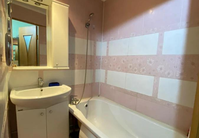 2-комнатная квартира · 45 м² · 3/5 этаж, мкр 8, Братьев Жубановых 296/2