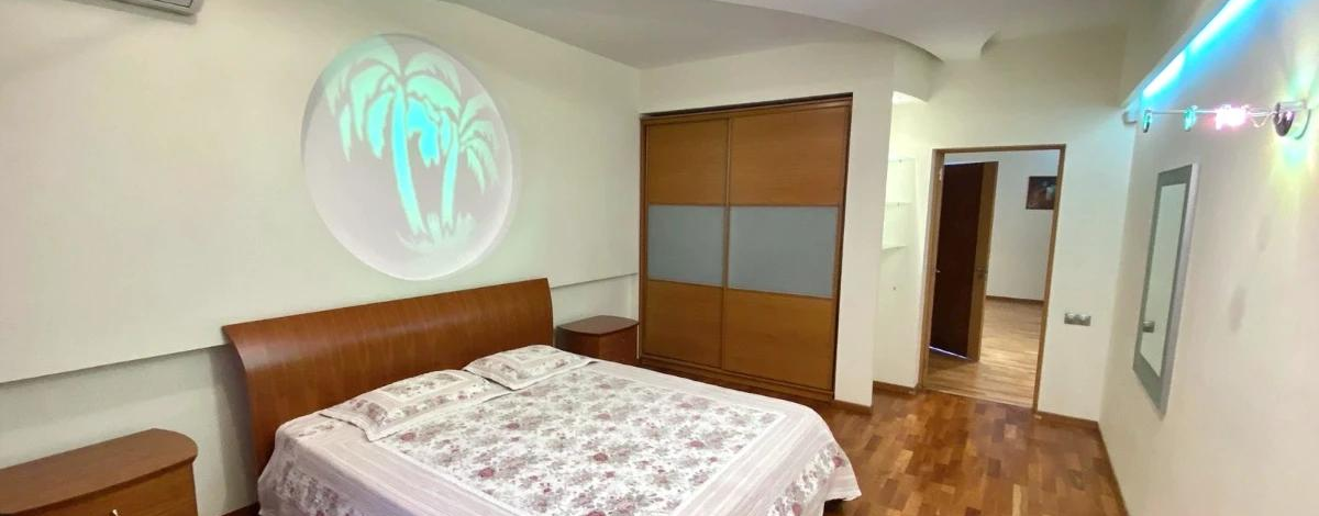3-комнатная квартира · 162 м² · 3/10 этаж, Луганского 5 — Сатпаева