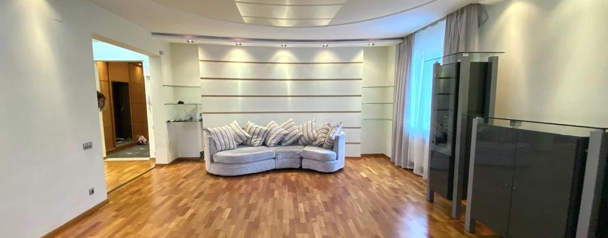 3-комнатная квартира · 162 м² · 3/10 этаж, Луганского 5 — Сатпаева