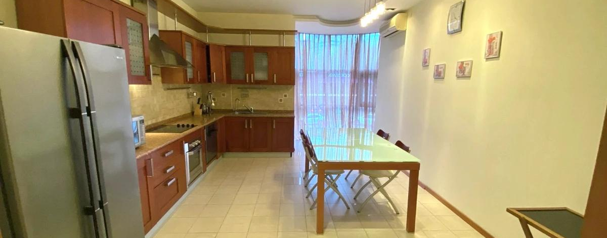 3-комнатная квартира · 162 м² · 3/10 этаж, Луганского 5 — Сатпаева