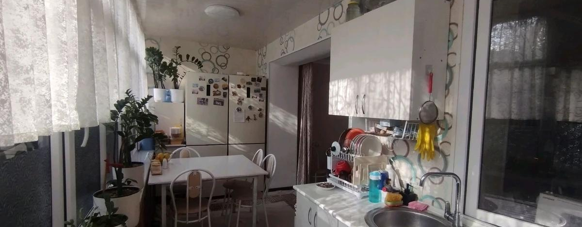 3-комнатная квартира · 65 м² · 1/5 этаж, проспект Абая 161