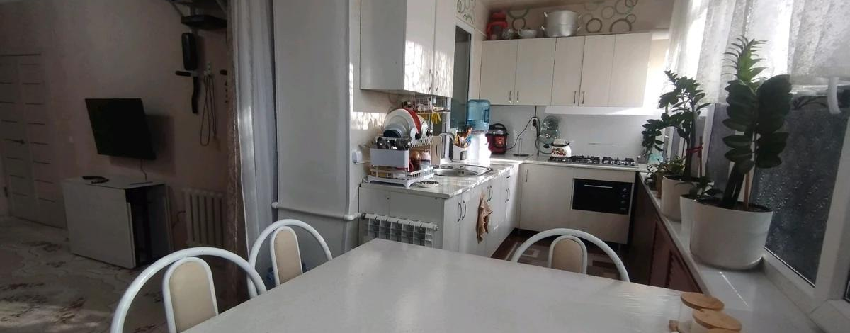 3-комнатная квартира · 65 м² · 1/5 этаж, проспект Абая 161