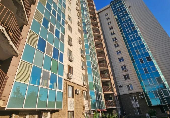 3-комнатная квартира · 70 м² · 12/14 этаж, Хусаинова 225