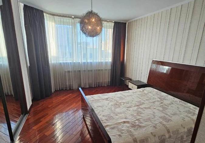3-комнатная квартира · 70 м² · 12/14 этаж, Хусаинова 225