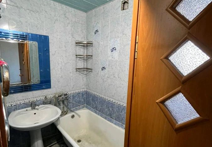 3-комнатная квартира · 56 м² · 5/5 этаж, жбек жолы 2