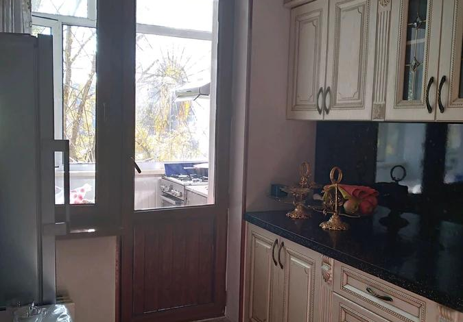 4-комнатная квартира · 82 м² · 2/5 этаж, Массив карасу — не угловая обмен нет