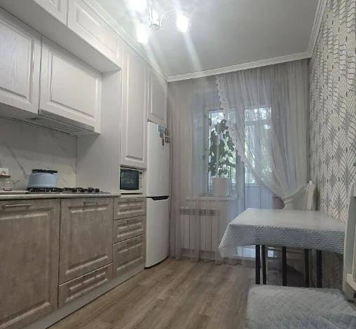 2-комнатная квартира · 48.2 м² · 1/9 этаж, мкр Юго-Восток, Республики 32