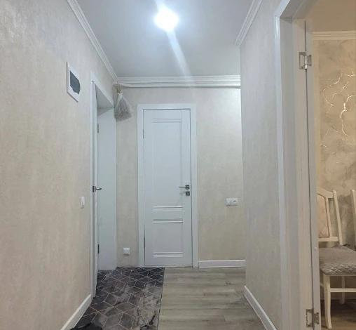 2-комнатная квартира · 48.2 м² · 1/9 этаж, мкр Юго-Восток, Республики 32