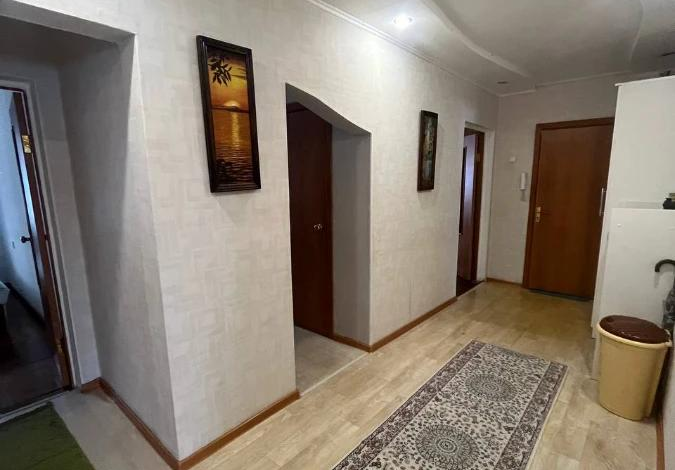 3-комнатная квартира · 67 м² · 1/9 этаж, мкр Юго-Восток, Шахтеров 1