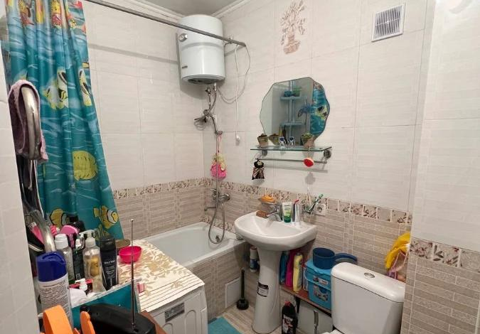 3-комнатная квартира · 49.6 м² · 2/5 этаж, казыбек би