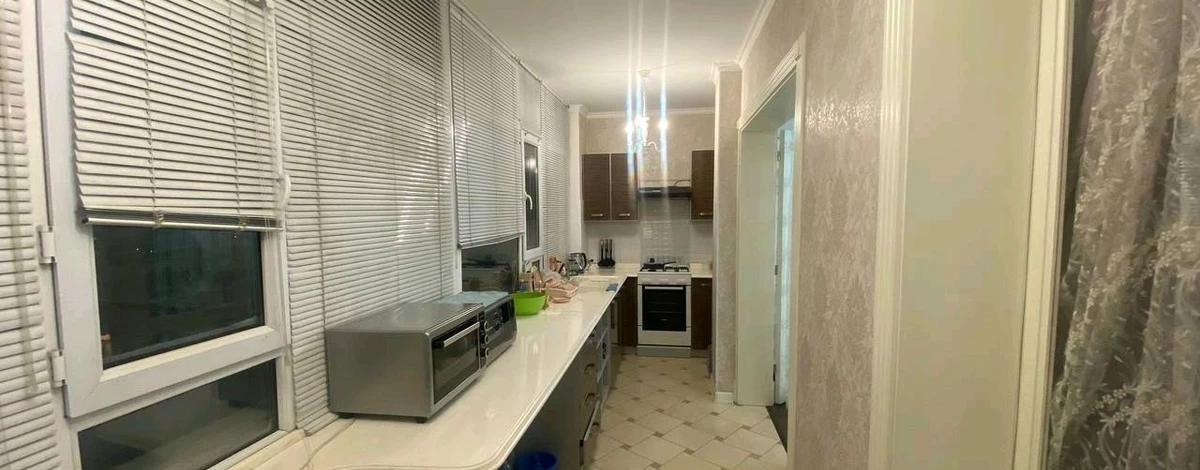 4-комнатная квартира · 160 м² · 6/10 этаж, Байтурсынова 58в