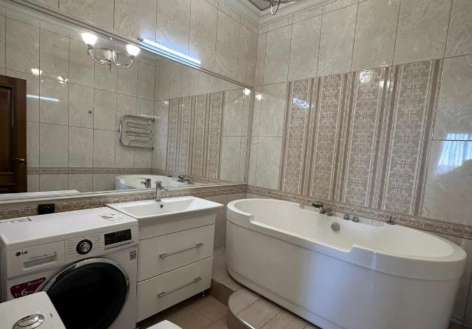 4-комнатная квартира · 152 м² · 10/13 этаж, Сырым батыра 99/3