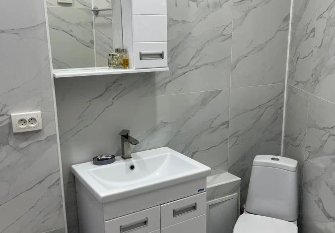 2-комнатная квартира · 44.8 м² · 3/3 этаж, Азаттык 20