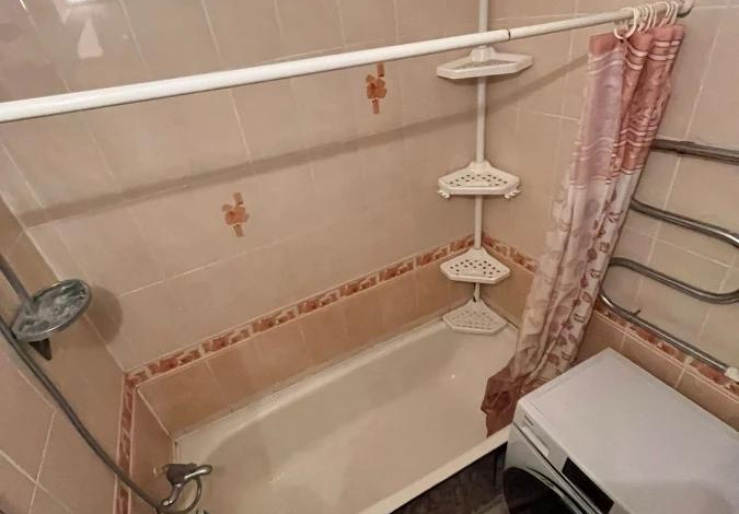 3-комнатная квартира · 63 м² · 1/9 этаж, САТПАЕВА 243